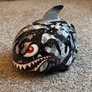 Giro Shark Ski/snowboard Kids Helmet